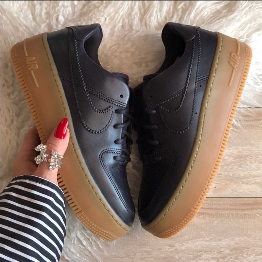 NWT Nike Air Force 1 Sage - Picture 2 of 8